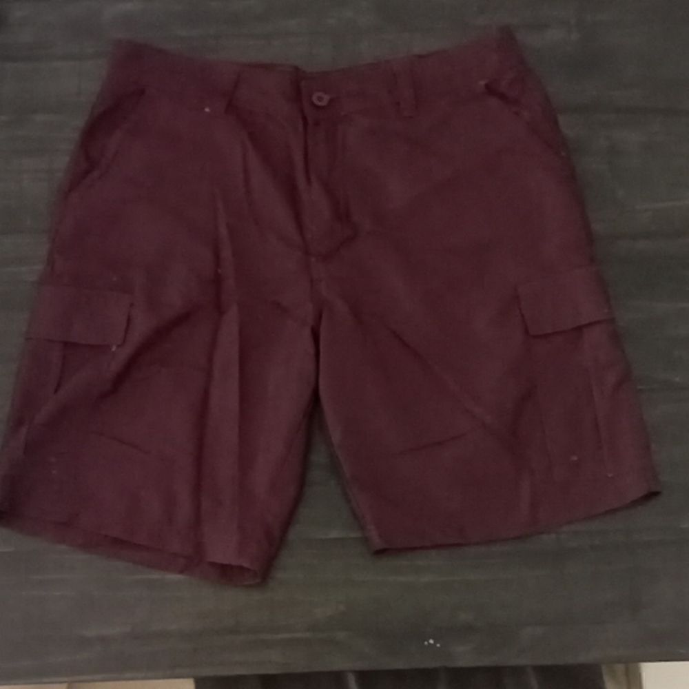 Subculture men's shorts size 36 maroon